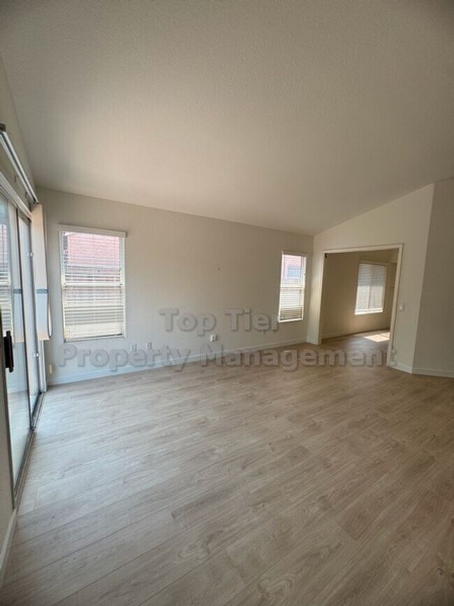 Building Photo - Welcoming Single-Level Home in a Great Fam...