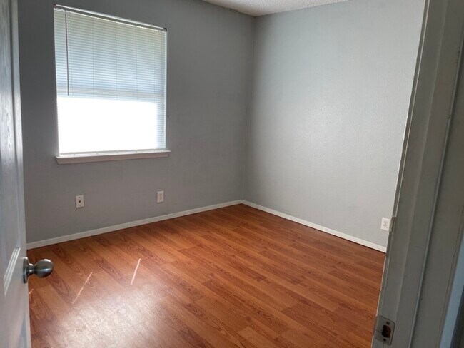 Building Photo - 1601 Taylor Gaines St