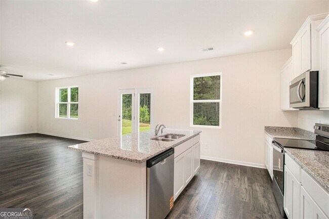 Building Photo - 568 Whitman Ln