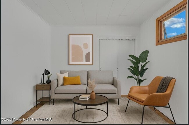 Building Photo - 53 Sobieski St