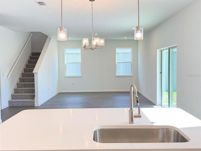 Building Photo - 1327 Normandy Dr