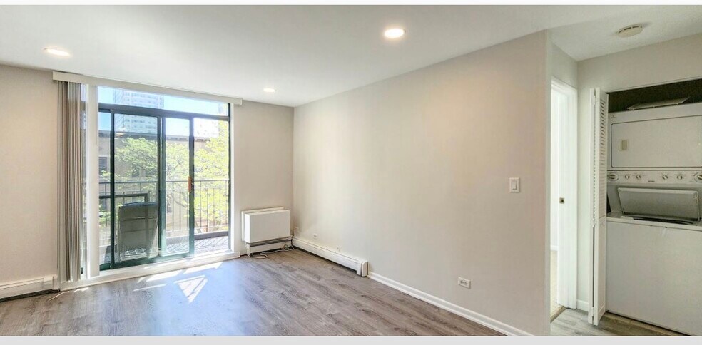 Building Photo - 3900 N Pine Grove Ave