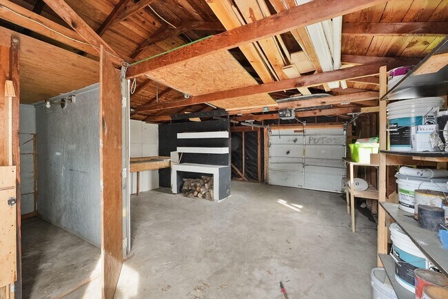 Building Photo - 2655 Larry Dr