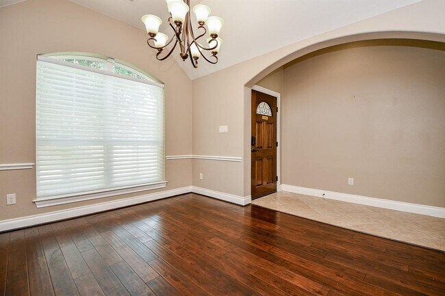 Building Photo - 26115 Serenity Oaks Dr