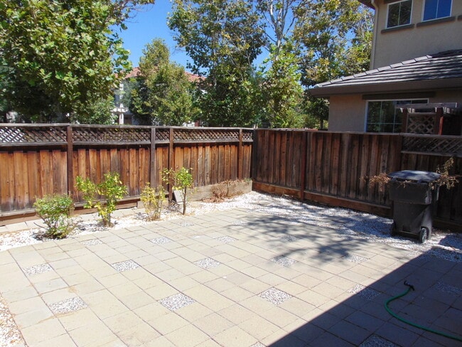 Building Photo - Beautiful 3 bed 2 Bath Home in Mountain House