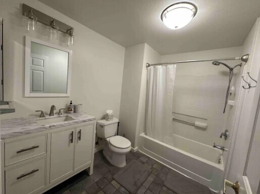 Building Photo - 2255 Showers Dr