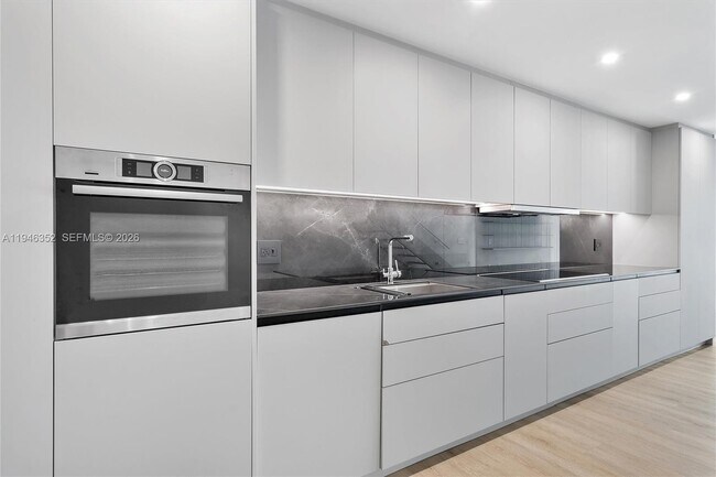 Building Photo - 2950 NE 188th St