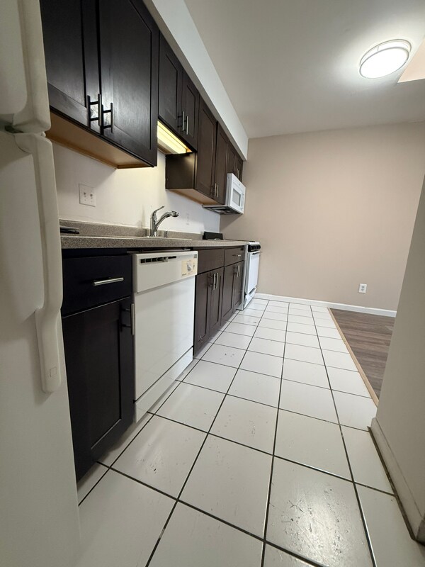 Building Photo - 3402 N Oakland Ave