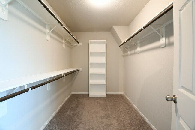 Building Photo - 104 Camelot Pl Ct