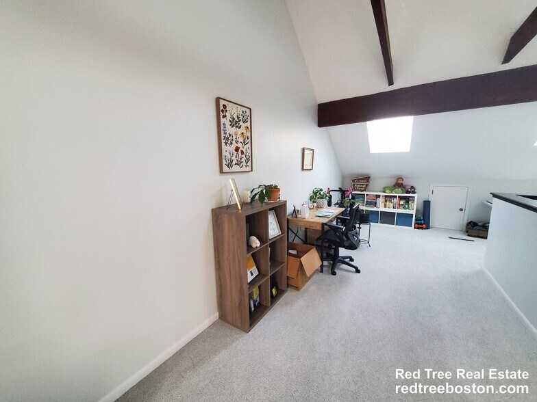 Building Photo - 1400 Lagrange St