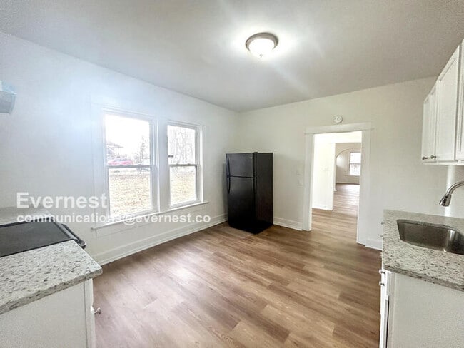 Building Photo - 1753 Lee Ave SW