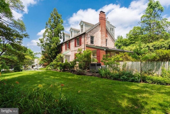 Building Photo - 5013 Brookdale Rd