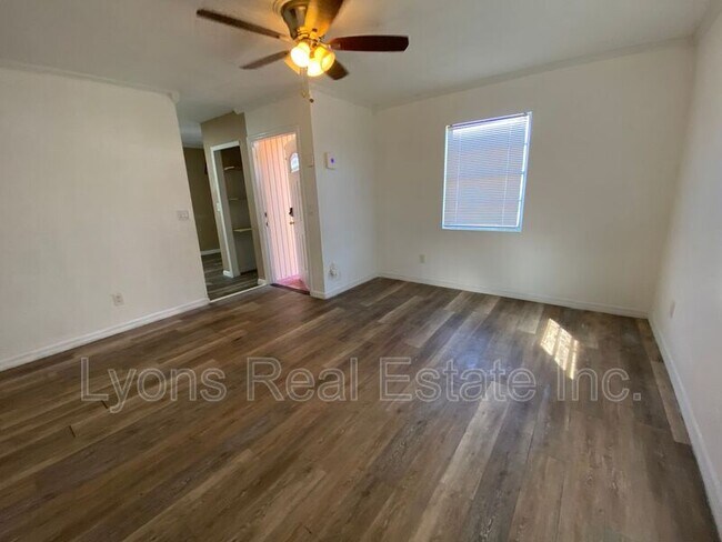 Building Photo - 537 Sacramento St