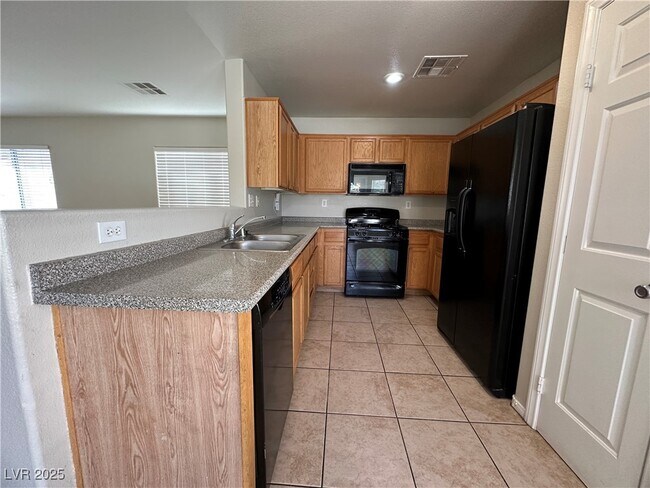 Building Photo - 5926 Mahogany Mountain Dr