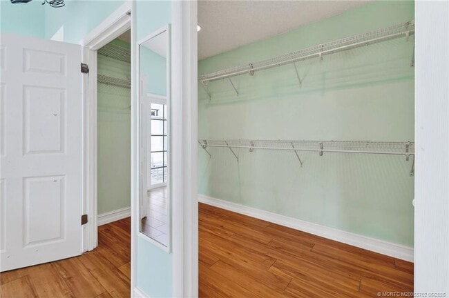 Building Photo - 5636 SE Foxcross Pl