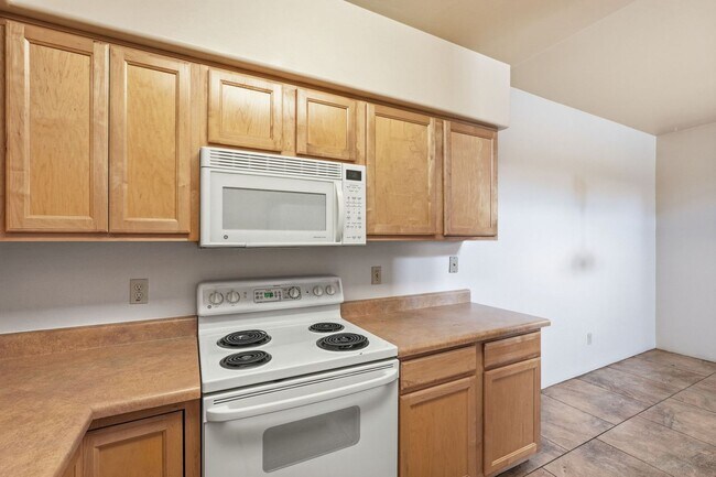 Building Photo - 630 Harvill Dr