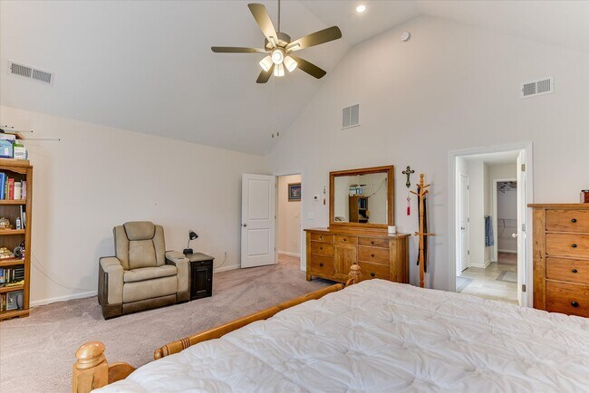 Building Photo - 6051 Big Pond Trl