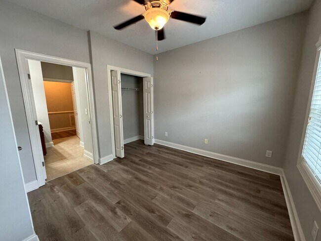 Building Photo - Gated Community nestled in Anderson Creek ...