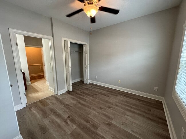 Building Photo - Gated Community nestled in Anderson Creek area