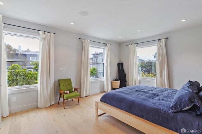 Building Photo - 754 Lake St