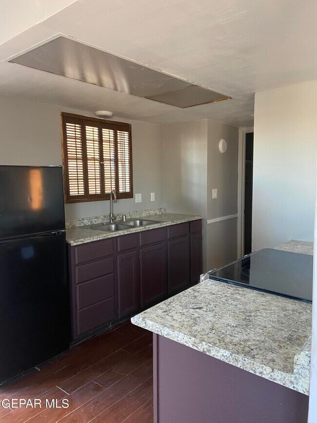 Primary Photo - 10523 Gran Cima Ln