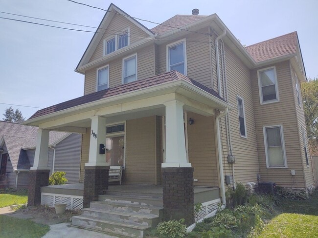 Building Photo - 308 S Lincoln Ave