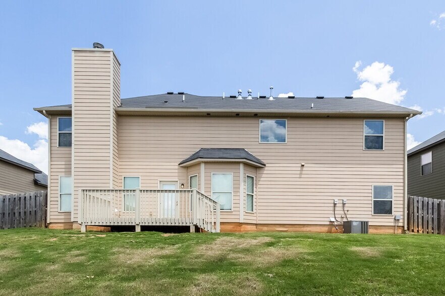Building Photo - 576 Camano Way