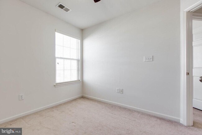 Building Photo - 6721 Caleb Dorsey Square