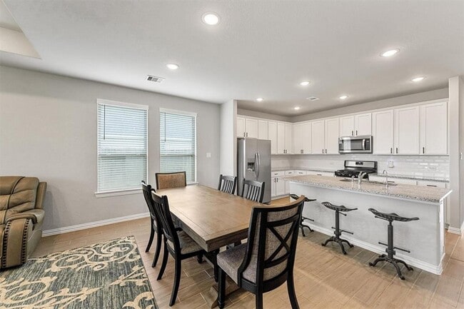 Building Photo - 7454 French Quarter Ct