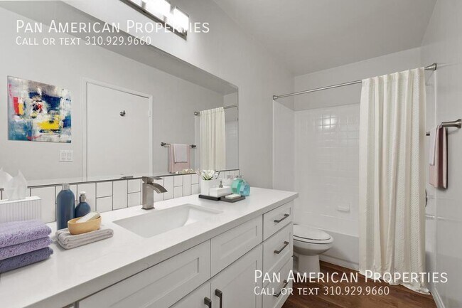 Building Photo - 450 Vista Dr