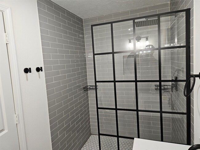 Building Photo - 6446 Brookside Dr