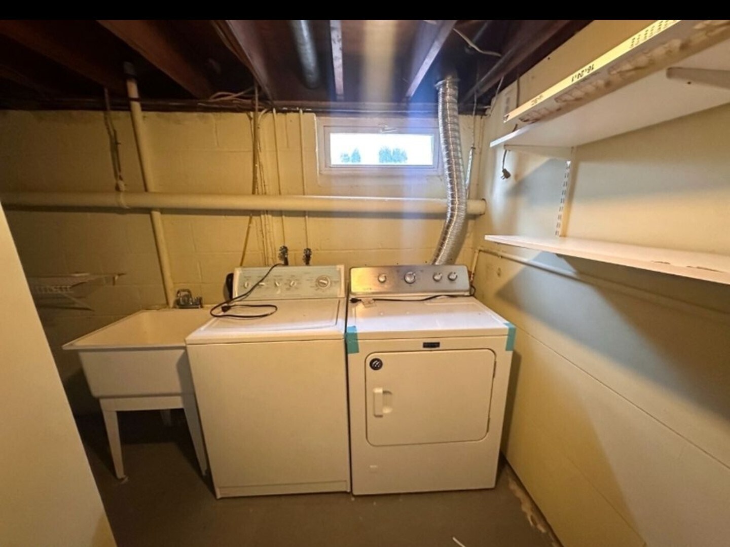 Building Photo - 228 S 16th Ave