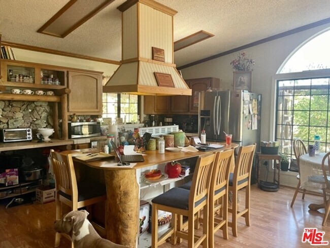 Building Photo - 49750-49753 3 Points Rd