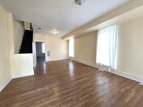 Building Photo - 382 North St