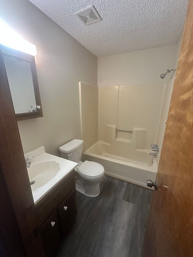 Building Photo - 3 Bedroom/2 Bath home in Valdosta