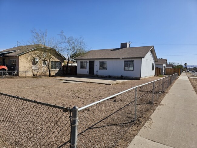 Building Photo - Single Family Home