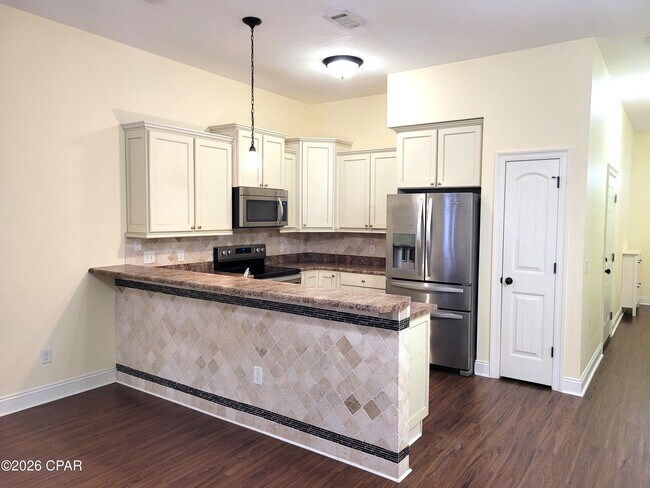 Building Photo - 7218 Quail Hollow Dr