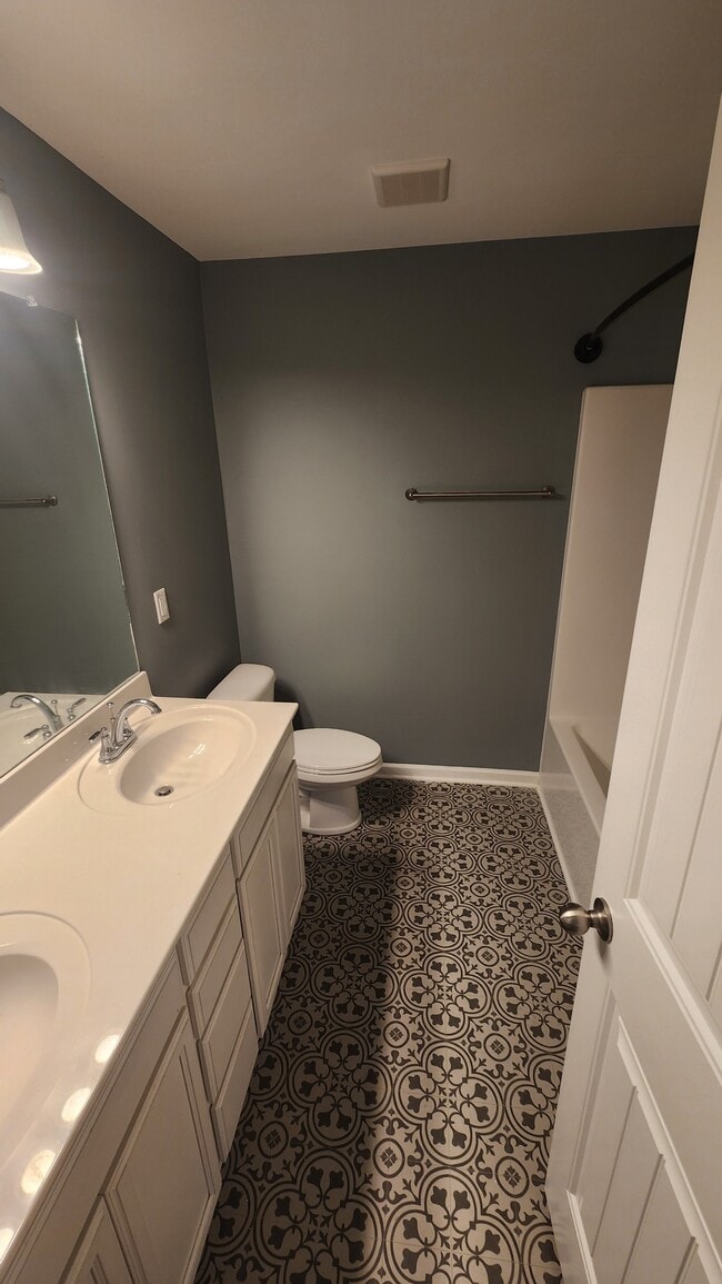 Building Photo - 1510 Grassypointe Ct