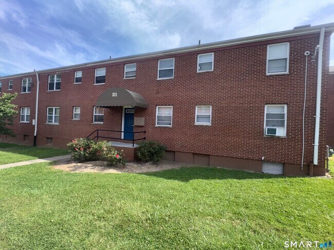 Building Photo - 752 New Britain Ave