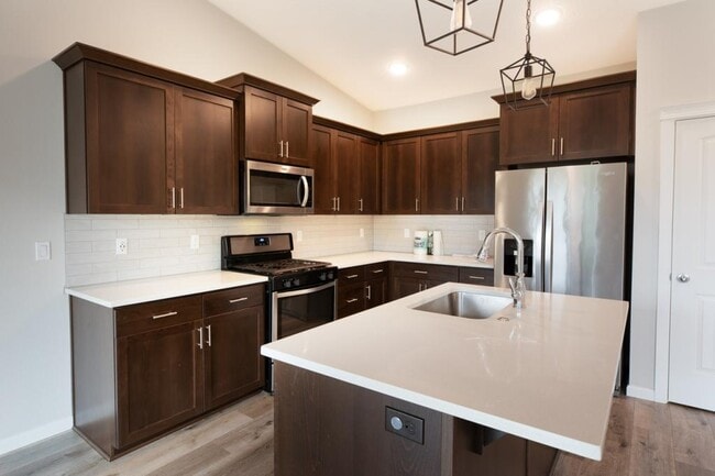 Building Photo - 4016 SE Winslow Ct