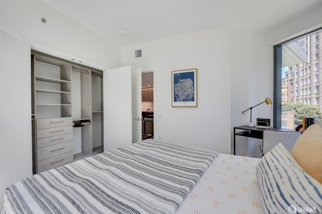 Building Photo - 280 Spear St