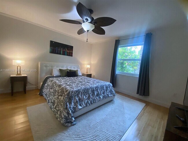 Building Photo - 753 Michigan Ave