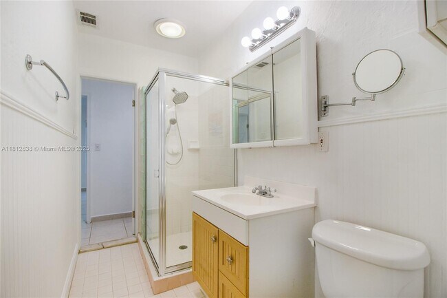Building Photo - 119 Harbor Dr