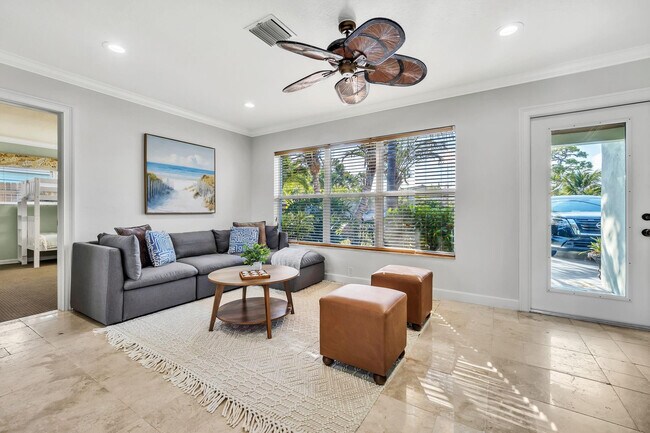 Building Photo - 2277 SE 15th St