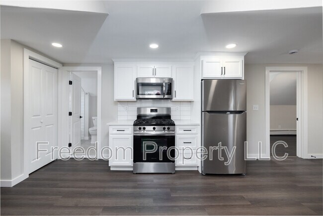 Building Photo - 28 Aircraft Rd