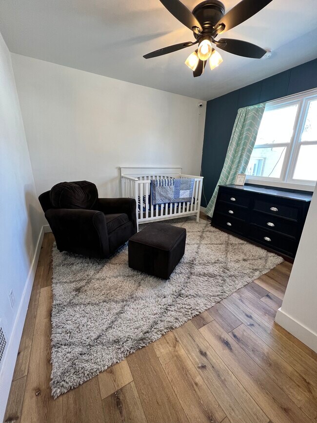 Building Photo - 1647 E Woodland Ave