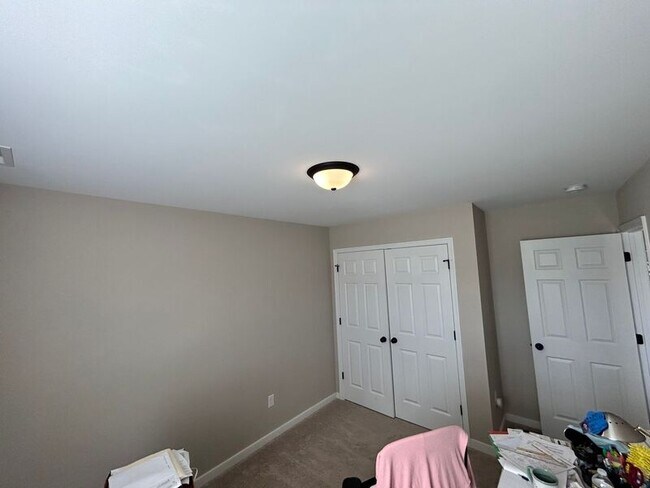 Building Photo - 2157 Kennington Pkwy N