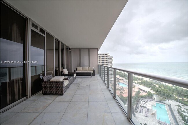 Primary Photo - 9705 Collins Ave