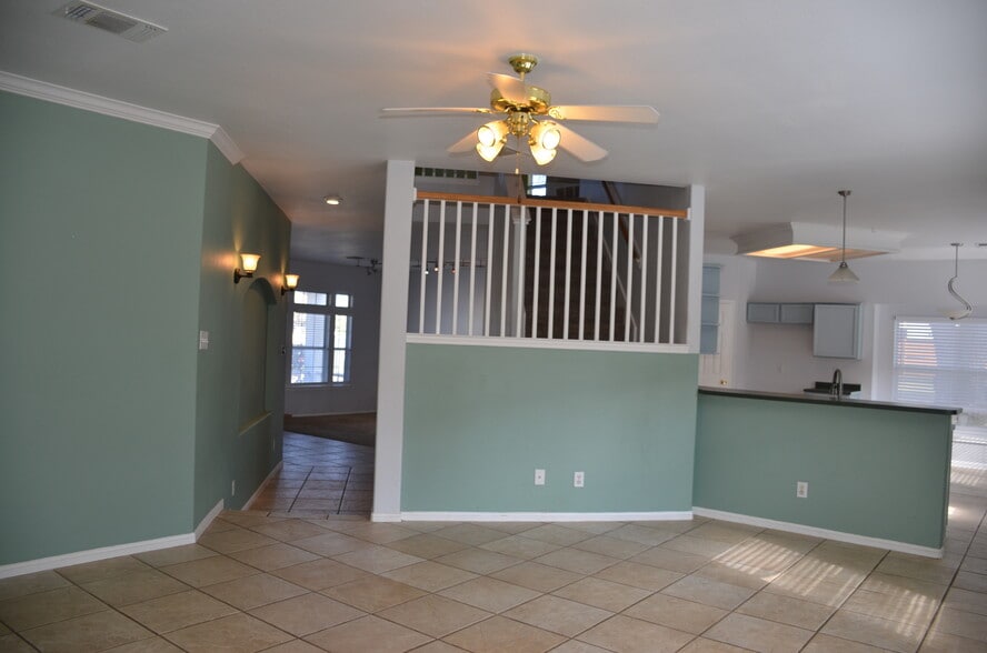 Building Photo - 9142 Maggie Ct