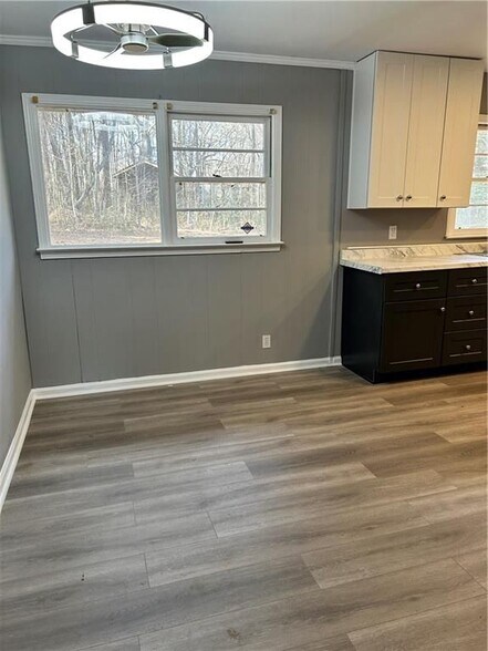 Building Photo - 53 Pool Cir